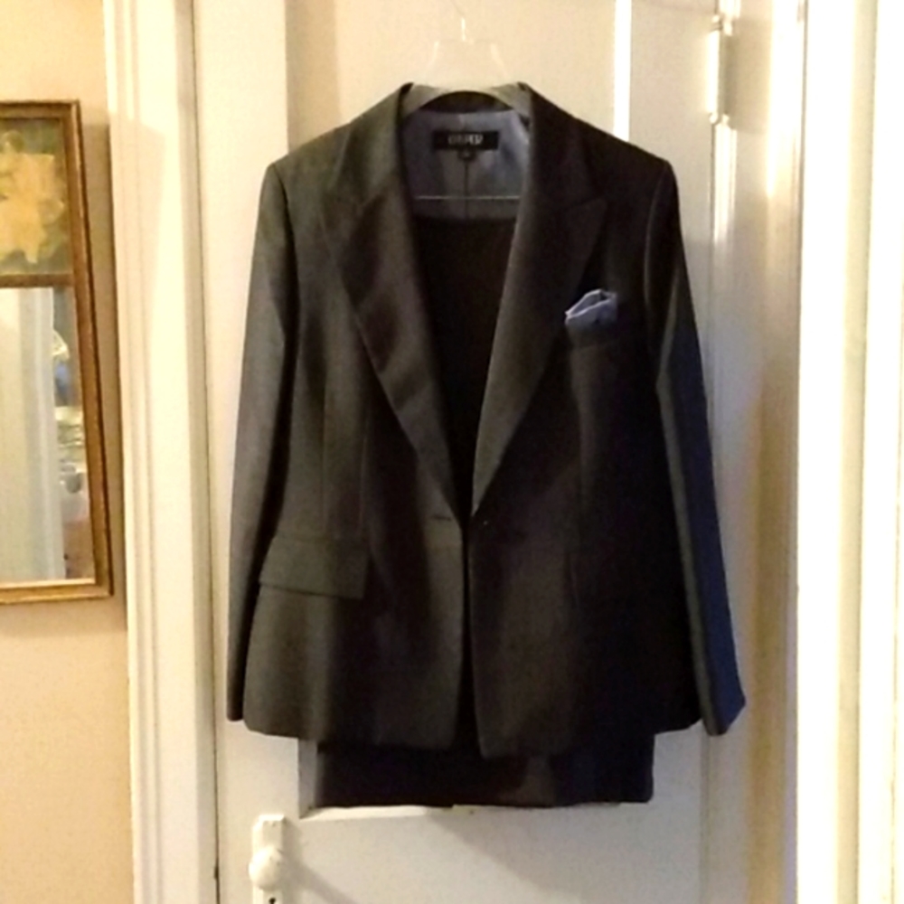 Ladies Suit/Skirt set